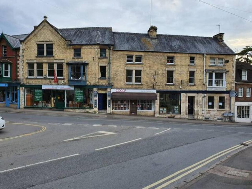Stylish Town Centre Apartments Nailsworth Exterior photo