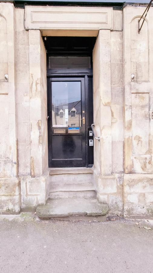 Stylish Town Centre Apartments Nailsworth Exterior photo