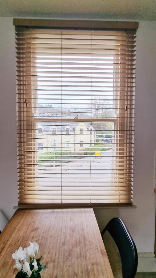 Stylish Town Centre Apartments Nailsworth Exterior photo
